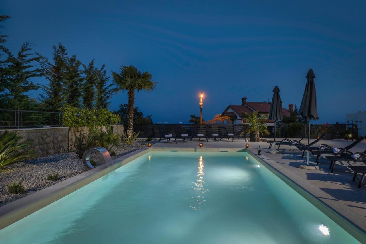 Villa Adriatic, Apartment Chiara With Sea View And Heated Swimming Pool, Free Private Parking, Ičići Zewnętrze zdjęcie