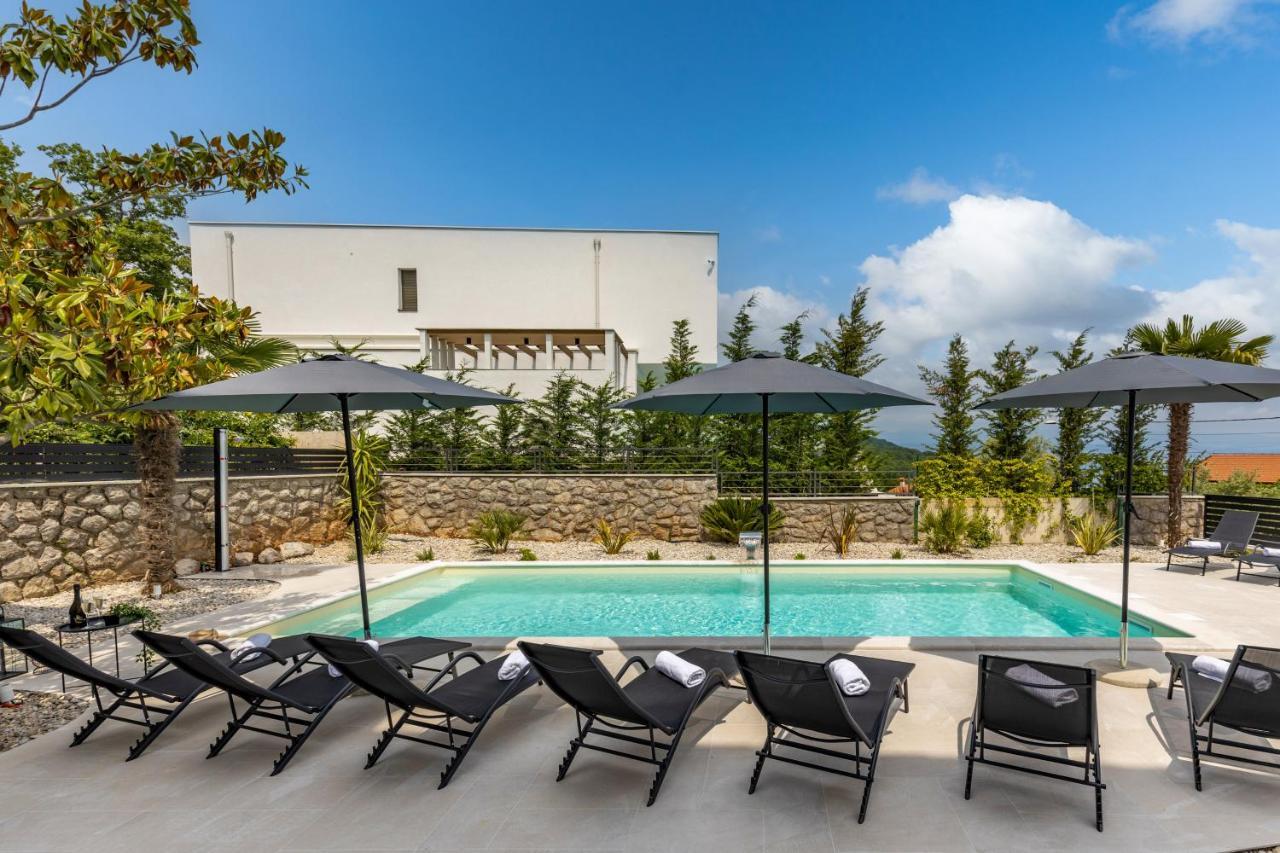 Villa Adriatic, Apartment Chiara With Sea View And Heated Swimming Pool, Free Private Parking, Ičići Zewnętrze zdjęcie