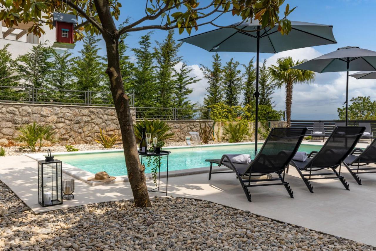 Villa Adriatic, Apartment Chiara With Sea View And Heated Swimming Pool, Free Private Parking, Ičići Zewnętrze zdjęcie